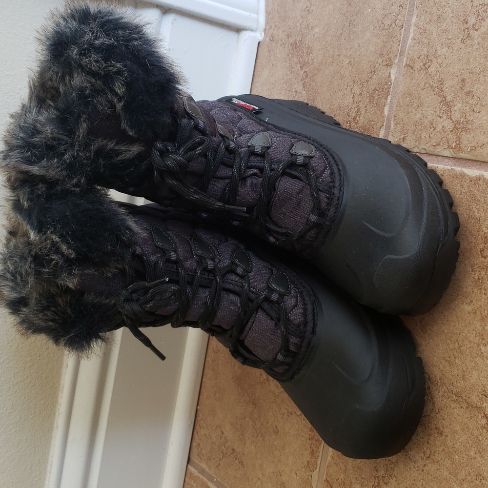 Ice Fields Puff Boots - Picture 2 of 8